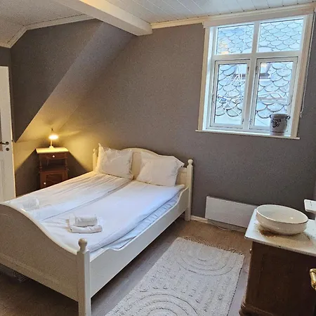 Holiday home Unikt Og Romslig Hus Perfekt For Grupper Nordfjordeid