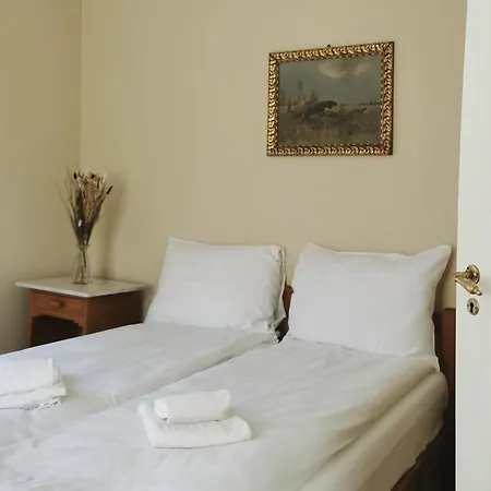 Unikt Og Romslig Hus Perfekt For Grupper Holiday home Nordfjordeid