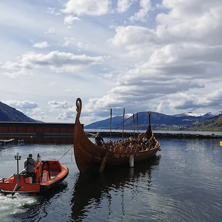 Unikt Og Romslig Hus Perfekt For Grupper *