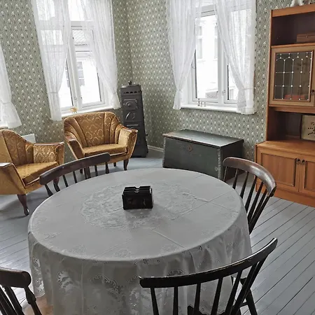 Unikt Og Romslig Hus Perfekt For Grupper Holiday home Nordfjordeid