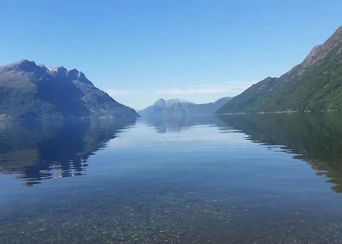 Unikt Og Romslig Hus Perfekt For Grupper Nordfjordeid