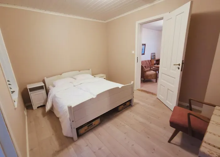 Nyaraló Unikt Og Romslig Hus Perfekt For Grupper