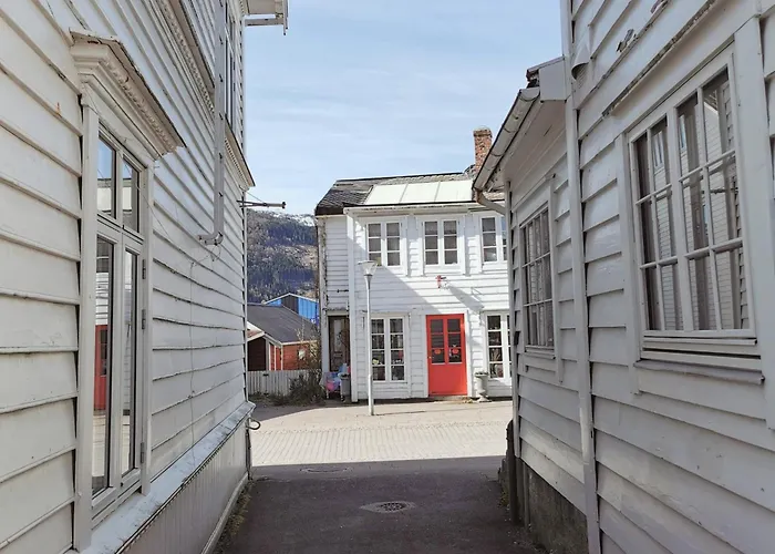 Unikt Og Romslig Hus Perfekt For Grupper Nyaraló *