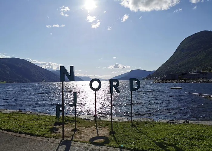 Nyaraló Unikt Og Romslig Hus Perfekt For Grupper Nordfjordeid