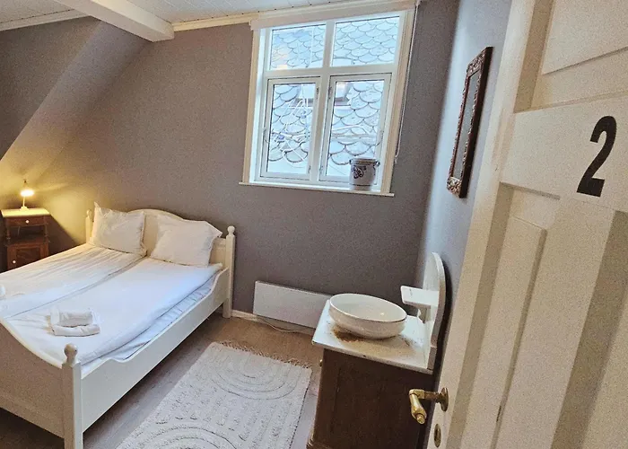 Nyaraló Unikt Og Romslig Hus Perfekt For Grupper Nordfjordeid