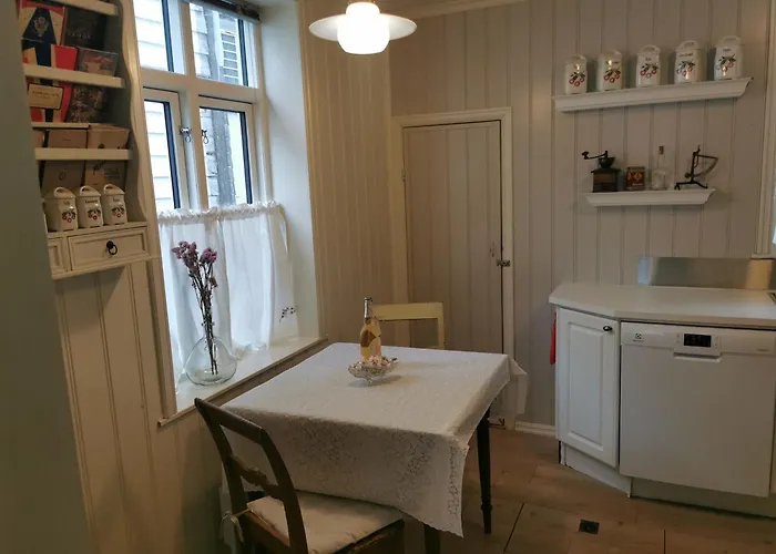 Nyaraló Unikt Og Romslig Hus Perfekt For Grupper Nordfjordeid